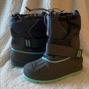 Brand New Girls Snow Boots